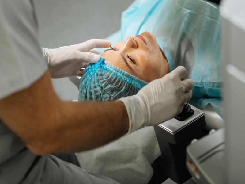 What's the Difference Between a Brow Lift and Forehead Lift?