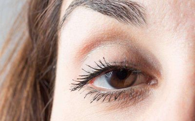 What Causes Droopy Upper Eyelids?